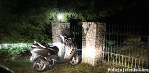 skuter przy posesji