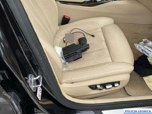 narkotyki na siedzeniu auta