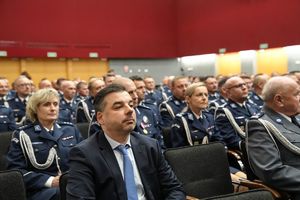 Dolnośląscy policjanci wyróżnieni medalami i odznaczeniami przy okazji obchodów związanych z 107. rocznicą odzyskania przez Polskę Niepodległości