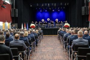 Dolnośląscy policjanci wyróżnieni medalami i odznaczeniami przy okazji obchodów związanych z 107. rocznicą odzyskania przez Polskę Niepodległości