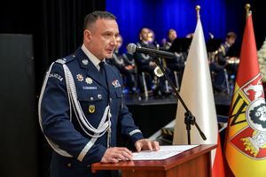 Dolnośląscy policjanci wyróżnieni medalami i odznaczeniami przy okazji obchodów związanych z 107. rocznicą odzyskania przez Polskę Niepodległości