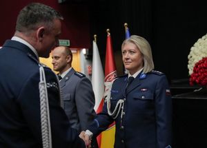 Dolnośląscy policjanci wyróżnieni medalami i odznaczeniami przy okazji obchodów związanych z 107. rocznicą odzyskania przez Polskę Niepodległości