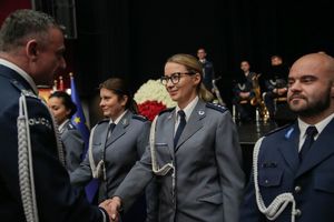 Dolnośląscy policjanci wyróżnieni medalami i odznaczeniami przy okazji obchodów związanych z 107. rocznicą odzyskania przez Polskę Niepodległości