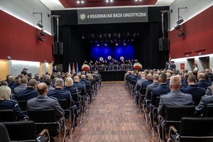 Dolnośląscy policjanci wyróżnieni medalami i odznaczeniami przy okazji obchodów związanych z 107. rocznicą odzyskania przez Polskę Niepodległości
