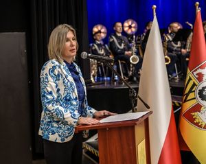 Dolnośląscy policjanci wyróżnieni medalami i odznaczeniami przy okazji obchodów związanych z 107. rocznicą odzyskania przez Polskę Niepodległości