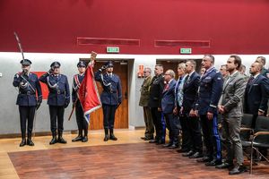 Dolnośląscy policjanci wyróżnieni medalami i odznaczeniami przy okazji obchodów związanych z 107. rocznicą odzyskania przez Polskę Niepodległości