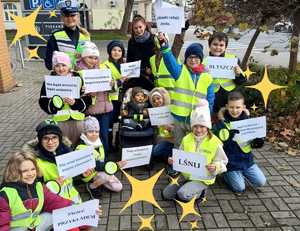 Wspólna lekcja w szkole o bezpieczeństwie i odblaskach