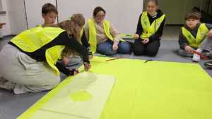 „Odblaskowa Szkoła" – dzieci z górowskiej szkoły uszyły własne kamizelki odblaskowe!