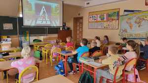 „Odblaskowa Szkoła" – dzieci z górowskiej szkoły uszyły własne kamizelki odblaskowe!