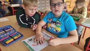 „Odblaskowa Szkoła" – dzieci z górowskiej szkoły uszyły własne kamizelki odblaskowe!