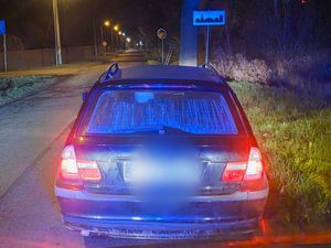 zatrzymany pojazd osobowy