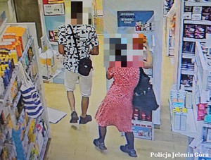 kobieta i mężczyzna w sklepie