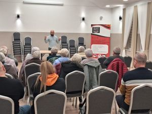 Świadomi i bezpieczni - spotkanie edukacyjne z seniorami w Centrum Aktywności Społecznej w Ławszowej