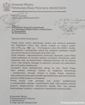 Strażacy dziękują policjantom za bohaterską akcję podczas pożaru w Karpaczu – wyjątkowa postawa funkcjonariuszy uratowała ludzkie życie