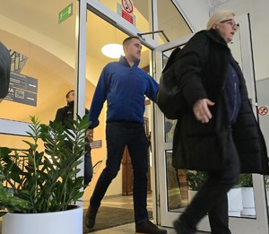 Alarm bombowy w urzędzie – policyjne ćwiczenia w Kątach Wrocławskich