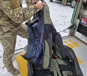 Alarm bombowy w urzędzie – policyjne ćwiczenia w Kątach Wrocławskich