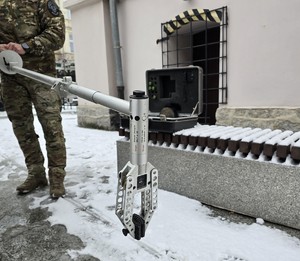 Alarm bombowy w urzędzie – policyjne ćwiczenia w Kątach Wrocławskich