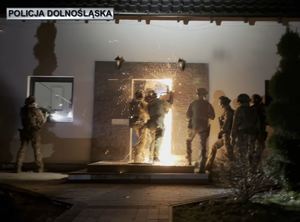 rozbita zorganizowana grupa przestępcza handlująca nielegalnymi wyrobami tytoniowymi