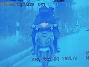 motorower na poboczu