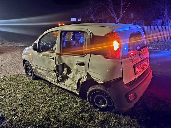 zniszczony samochód osobowy