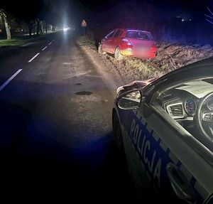 zniszczony samochód osobowy