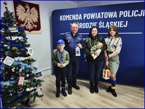 Betlejemskie Światełko Pokoju w Komendzie Powiatowej Policji w Środzie Śląskiej
