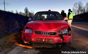 Błąd, który kosztuje życie. Policja apeluje o rozwagę i ostrożność na drogach