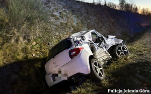 Błąd, który kosztuje życie. Policja apeluje o rozwagę i ostrożność na drogach