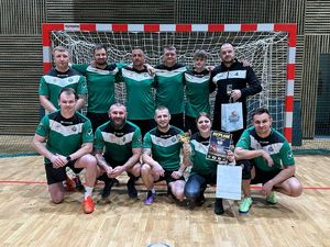 Drużyna Komendy Powiatowej Policji w Górze na wspólnym zdjęciu