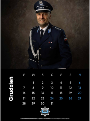 kartki z kalendarza  z każdego miesiąca ze zdjęciem policjantki lub policjanta