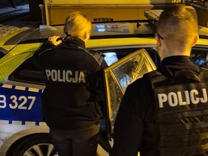 Agresywny i nietrzeźwy kierujący zatrzymany po interwencji policjantów