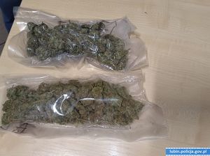 zabezpieczone narkotyki w woreczku