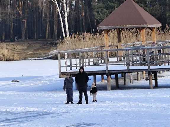 Dolnośląscy policjanci prowadzą kontrole zamarzniętych akwenów. Apelujemy o rozsądek