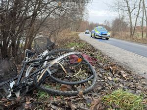 Wypadek drogowym z udziałem rowerzystki, sprawca nietrzeźwych