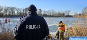 Ratowanie osób, które wpadły do przerębli pod lód