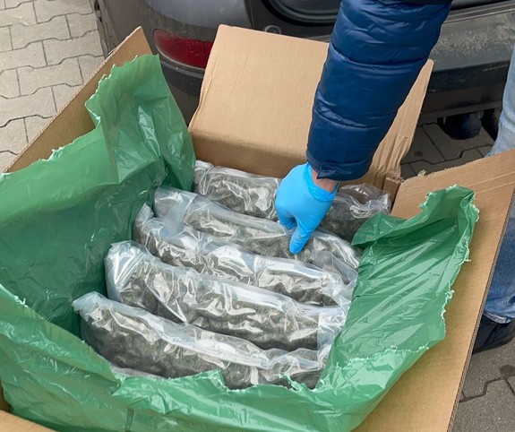 Kolejne skuteczne uderzenie ząbkowickich policjantów w przestępczość narkotykową. 59 kilogramów marihuany nie trafi na rynek