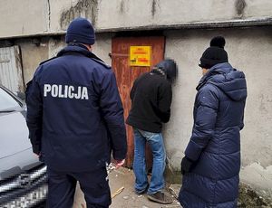 Pomocowe działania policjantów w okresie zimowym