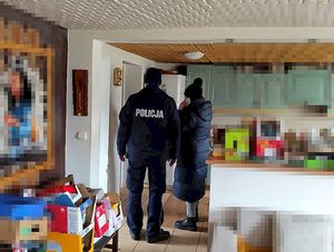 Pomocowe działania policjantów w okresie zimowym