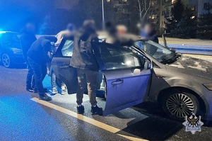 Blisko półtora kilograma metamfetaminy nie trafi na czarny rynek. 3 osoby zatrzymane