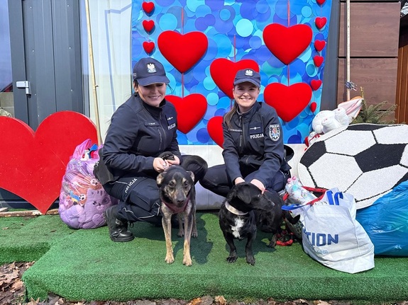 Policjantki z pieskami