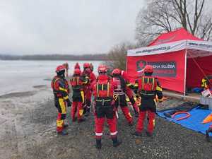 ćwiczenia na lodzie służb