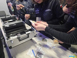 Spotkanie policjantów z Lubania oraz funkcjonariuszy Zakładu Karnego w Zarębie – wymiana doświadczeń w obszarze przestępczości narkotykowej