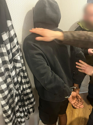 zatrzymany w kajdankach