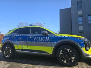 radiowóz przy szpitalu