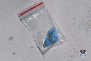 niebieskie zawiniątko w woreczku