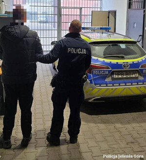 Nie unikną odpowiedzialności. Policjanci zatrzymują osoby poszukiwane przez wymiar sprawiedliwości