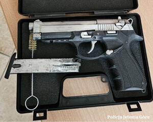 Poznała go w sieci. Okradł ją i trafił w ręce policji. 30-latek zatrzymany w Karpaczu