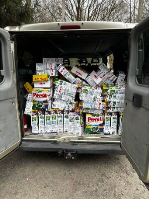 proszki do prania na pace samochodu dostawczego