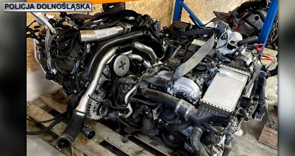 skradzione elementy samochodowe