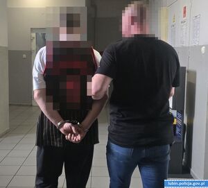 Policjant z zatrzymanym(1)